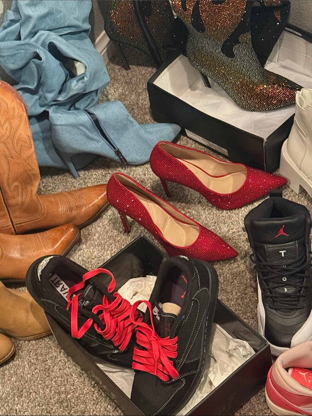 Live Shoe Sale